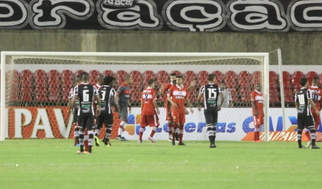 CRB joga mal e perde por 3 a 0 para o Ceará em pleno Rei Pelé