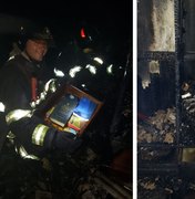 Gaveta com Bíblia fica intacta em incêndio que destruiu casa em Marília