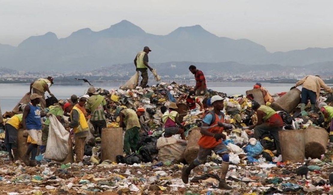 Porto Calvo promove curso sobre associativismo para catadores de lixo