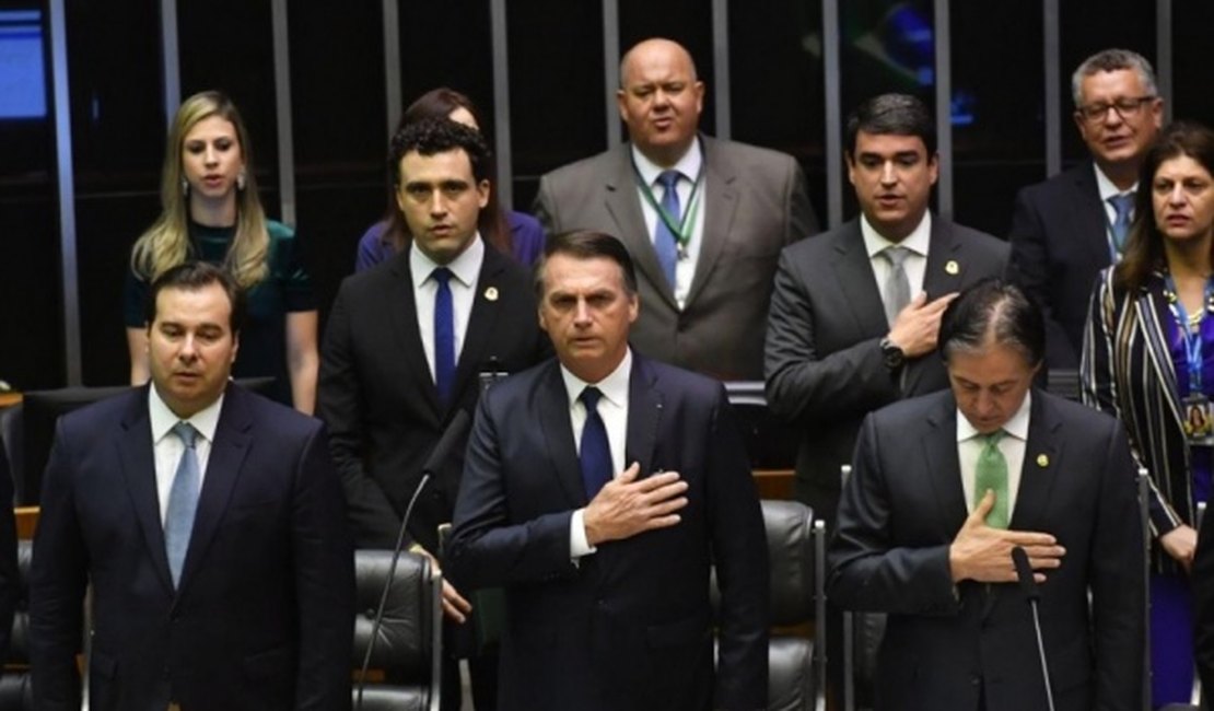 Jair Bolsonaro toma posse como presidente da República