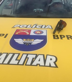 Policiais apreendem arma durante operação em União dos Palmares 