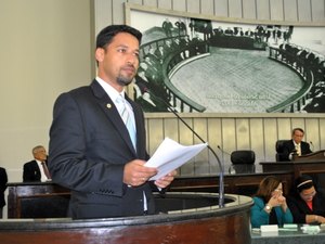 Deputado Rodrigo Cunha procura TJ para pedir o cumprimento da lei dos cartórios