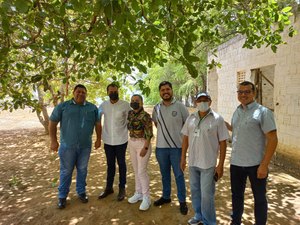 Ângela Garrote visita Conab em Palmeira dos Índios para discutir melhorias para a instituição