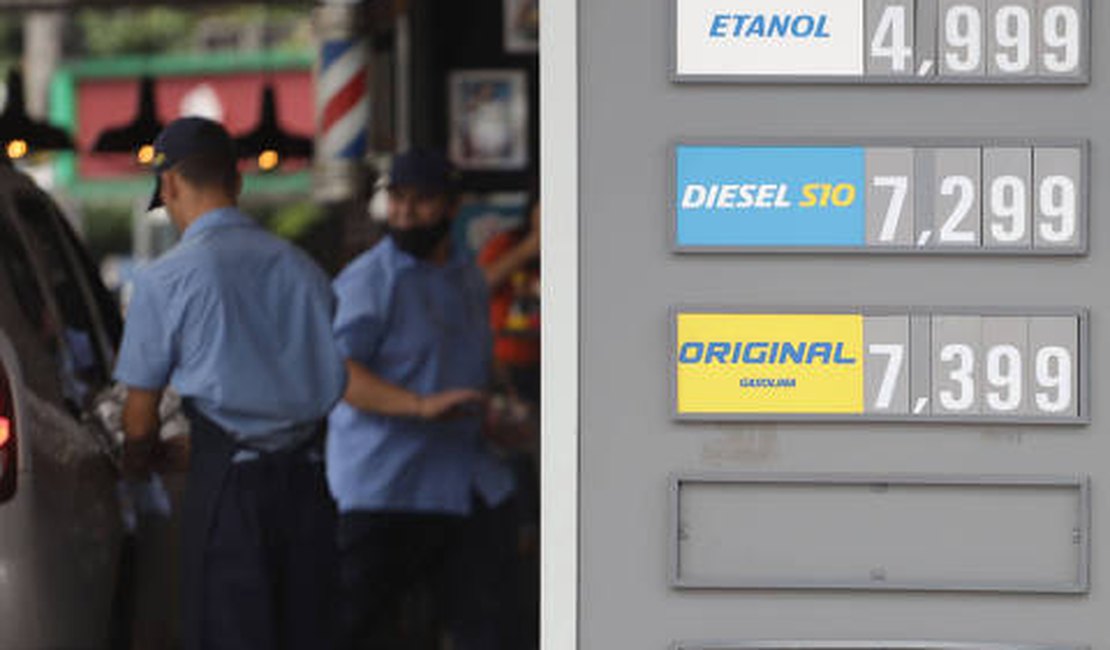 Governo vai ao STF contra política de ICMS dos estados para reduzir preço do diesel