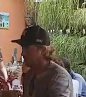 [Vídeo] Zeca Dirceu é atacado enquanto almoçava em restaurante de Maceió