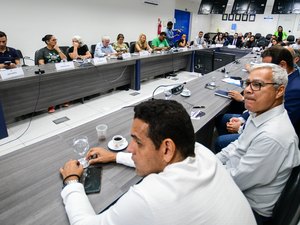 Reajuste dos servidores: Governo de Alagoas confirma queda na arrecadação, mas mantém diálogo com categorias
