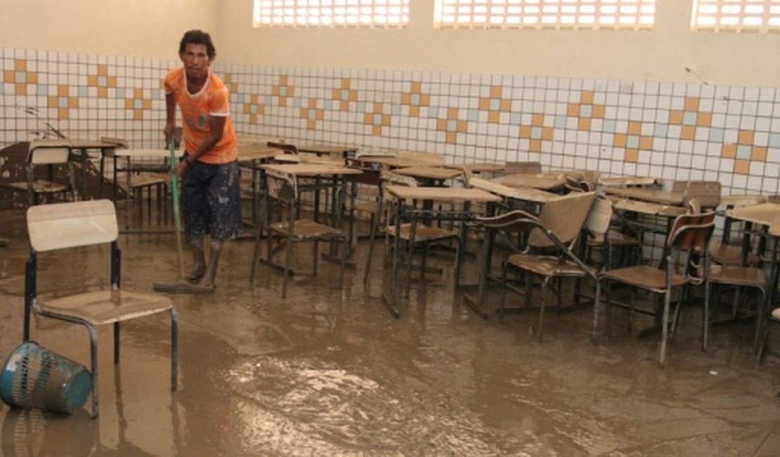  Equipes do Ministério da Educação visitam escolas atingidas pelas chuvas em Alagoas
