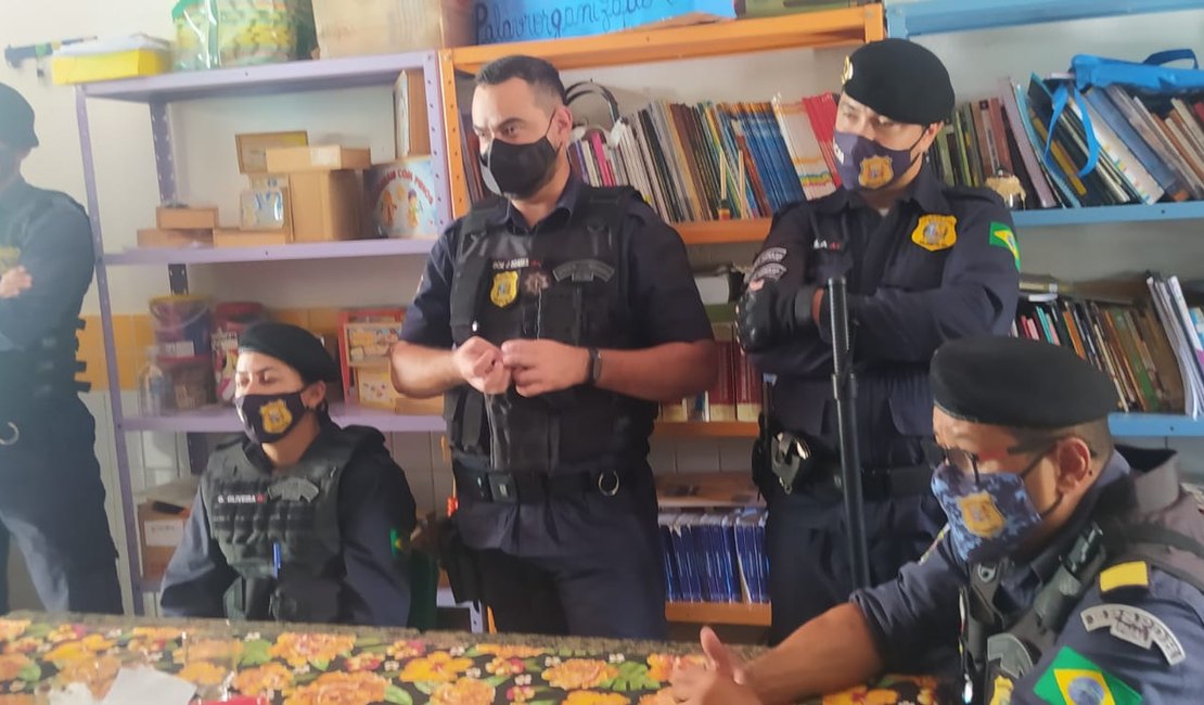 Guarda Civil Municipal é chamada para impedir briga de adolescentes em escola de Palmeira