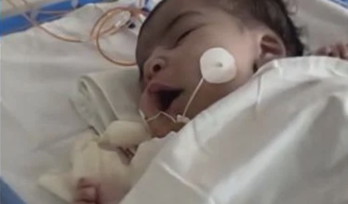 [Vídeo] Bebê arapiraquense é transferida para Maceió para realizar exame diagnóstico de doença cardíaca