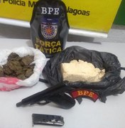 Após denúncia, polícia apreende arma e drogas no Jacintinho