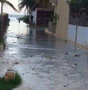 [Vídeo] Águas da Praia de Porto da Rua invadem São Miguel dos Milagres
