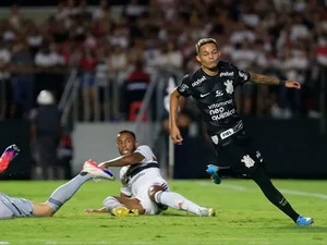 Sem calendário, Corinthians avalia amistosos antes de estreia na Libertadores