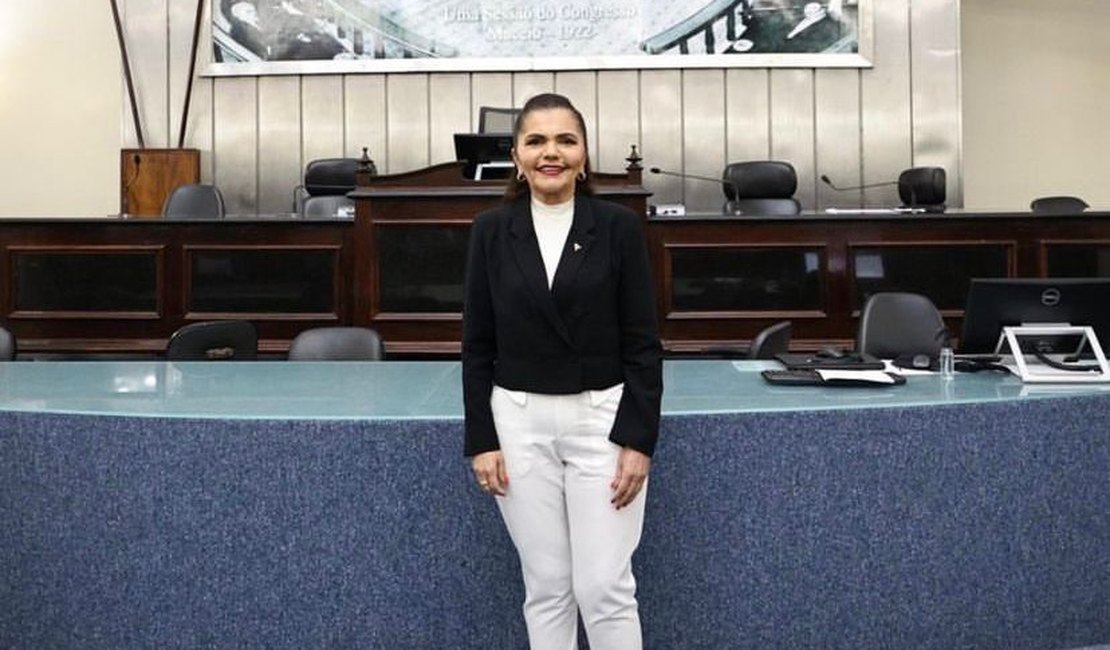 Ângela Garrote toma posse na ALE como deputada estadual
