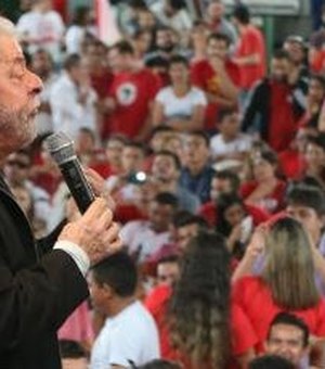 'Se precisar, serei candidato a presidente em 2018', diz Lula