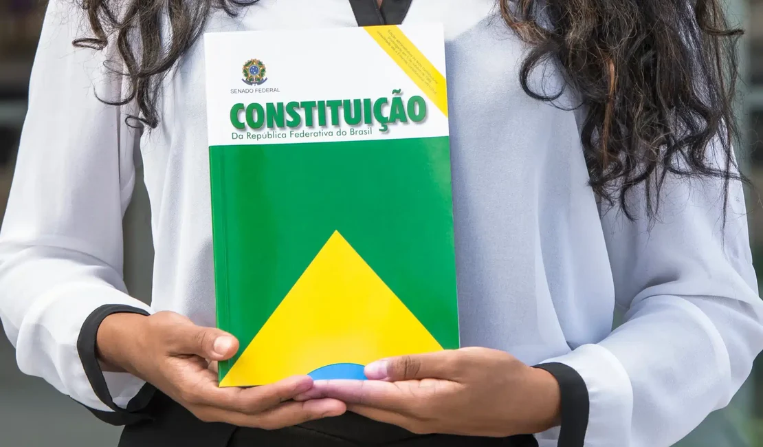 Constituição Federal completa 35 anos e enaltece luta por justiça social no Brasil
