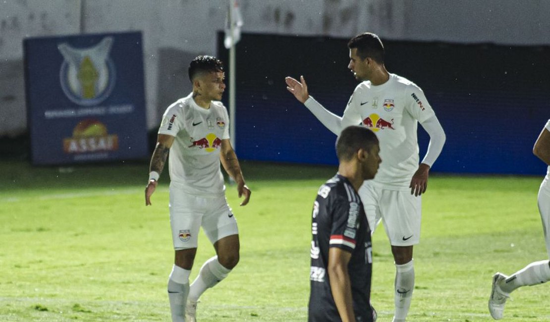 Bragantino domina partida e goleia o líder São Paulo