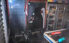 Incêndio danifica estrutura de estabelecimento comercial, em Santana do Ipanema 