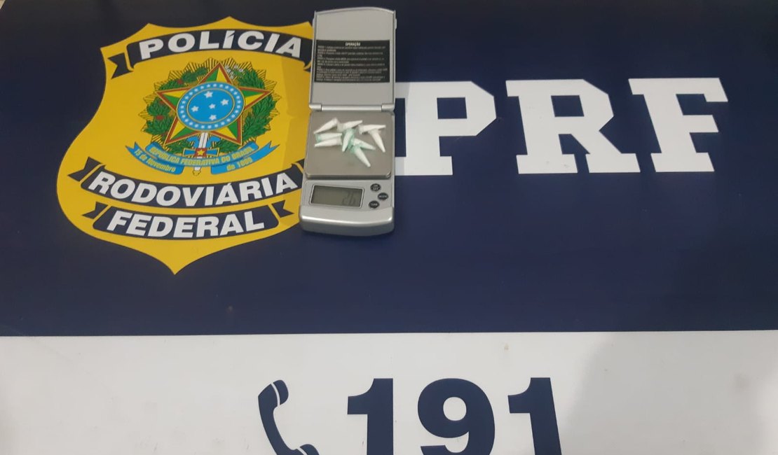 Passageiro de transporte interestadual é preso por tráfico de drogas, em São Sebastião