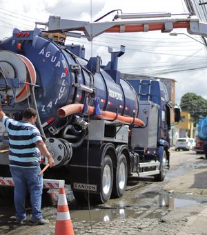 Prefeitura de Maceió realiza limpeza da rede de drenagem no Vergel do Lago