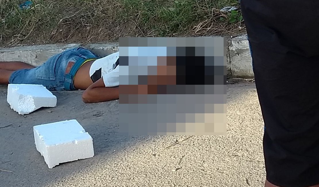 Adolescente é alvejado suspeito de assaltar transporte intermunicipal, em Limoeiro de Anadia