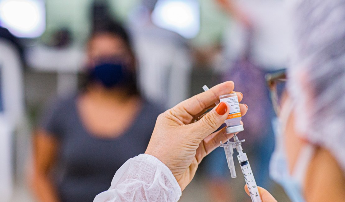 Ao menos oito capitais já atrasam aplicação de segunda dose da Coronavac