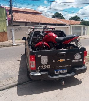 Moto com queixa de furto é recuperada pela PM no Povoado Pau d'Arco, em Arapiraca