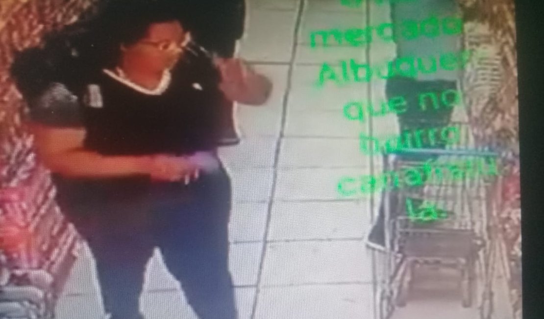 [Vídeo] Casal é flagrado furtando produtos em supermercado de Arapiraca 