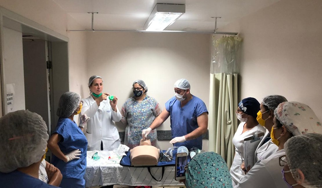 Profissionais de Hospital de Arapiraca participam de treinamentos para enfrentamento do Covid-19