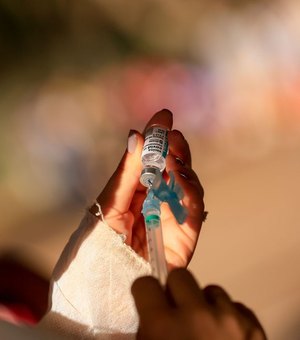 JHC anuncia vacinação para adolescentes entre 12 e 17 anos com comorbidades