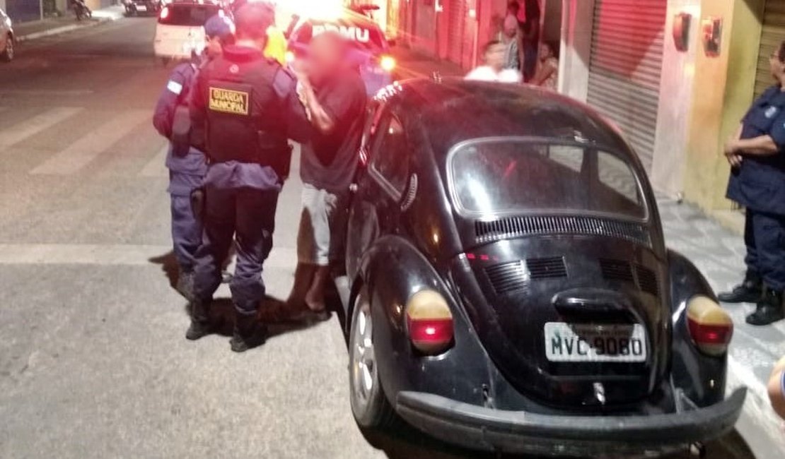 Condutor embriagado é preso após colidir em três motocicletas no interior