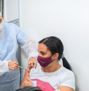 Alagoas é o primeiro estado do Nordeste a vacinar 30% da população com duas doses