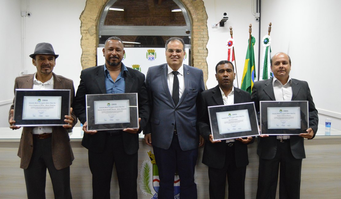 Capoeiristas recebem Comenda por serviços prestados à cultura alagoana