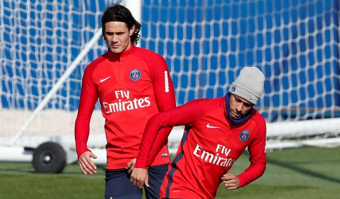 Presente de aniversário? Presidente do Grêmio volta a falar sobre Cavani