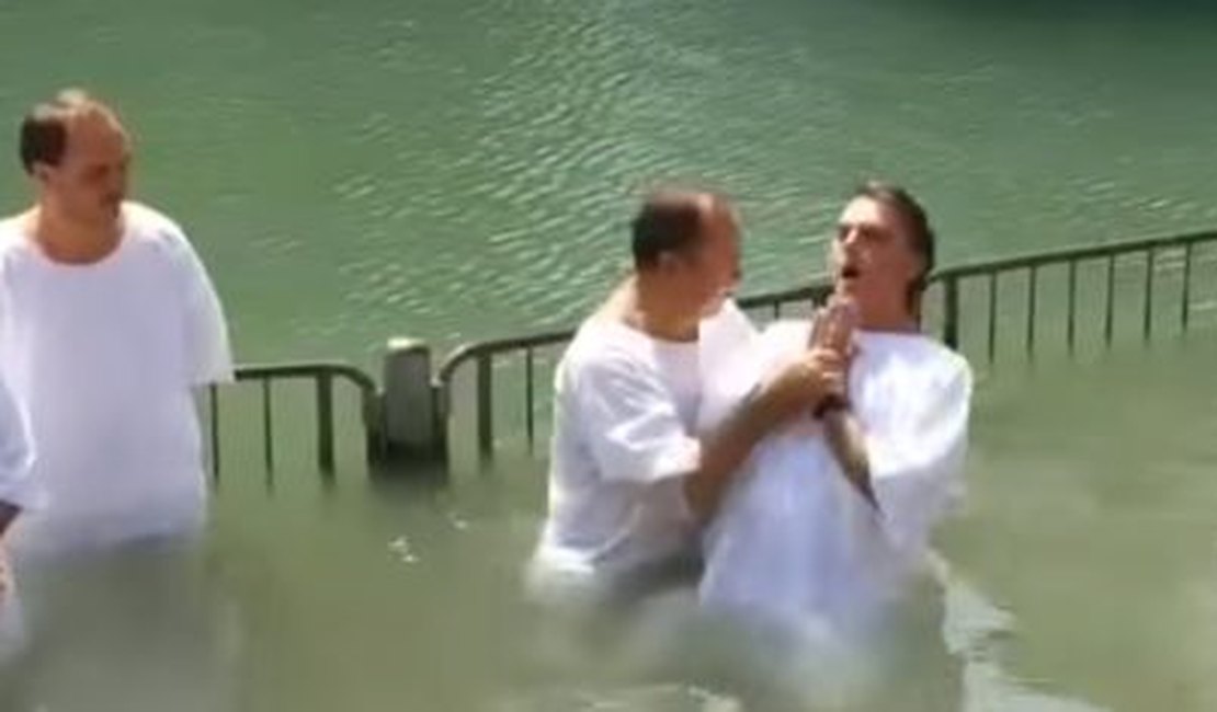 [Vídeo] Pastor preso por desvios no Rio batizou Bolsonaro nas águas do rio Jordão