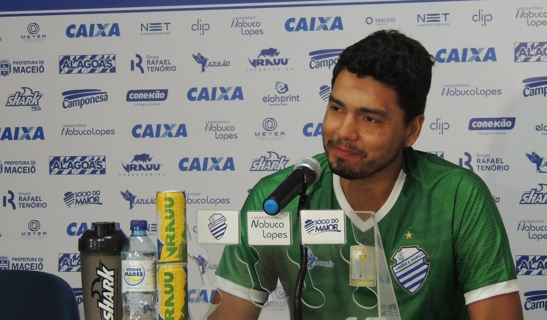 Goleiro Felipe é regularizado e já pode jogar pelo CSA na Série B do Brasileirão
