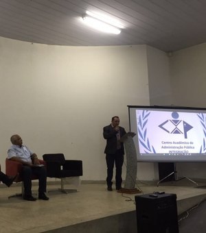 Rogério Teófilo participa de debate organizado por estudantes da Ufal