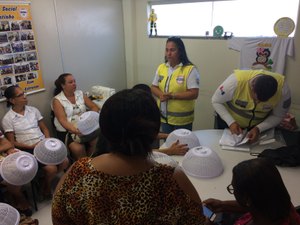 Ronda no Bairro expõe artesanatos feitos por mães moradoras do Jacintinho