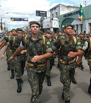 Desfile cívico-militar demonstra que população ainda acredita no Brasil 