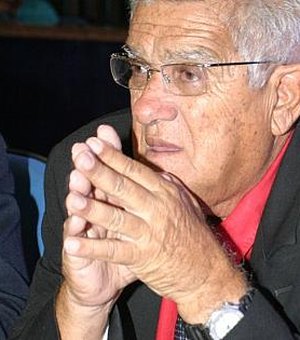 Câmara de Maceió entrega comenda Divaldo Suruagy a Walter Laranjeiras
