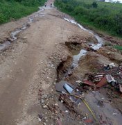  [Vídeo] Serviço inacabado: toda vez que chove moradores de bairro em Arapiraca sofrem