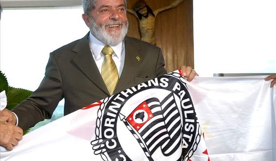 Excesso de faltas faz o ex-presidente Lula deixar Conselho do Corinthians
