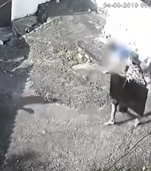 [Vídeo] Imagens mostram dupla atirando em vítimas para roubar televisão