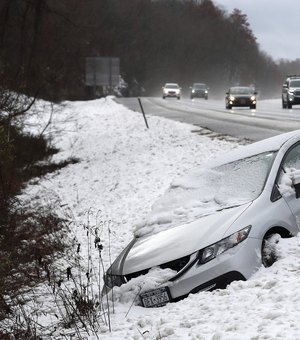 Tempestade de neve surpreende Nova York e deixa mortos nos EUA