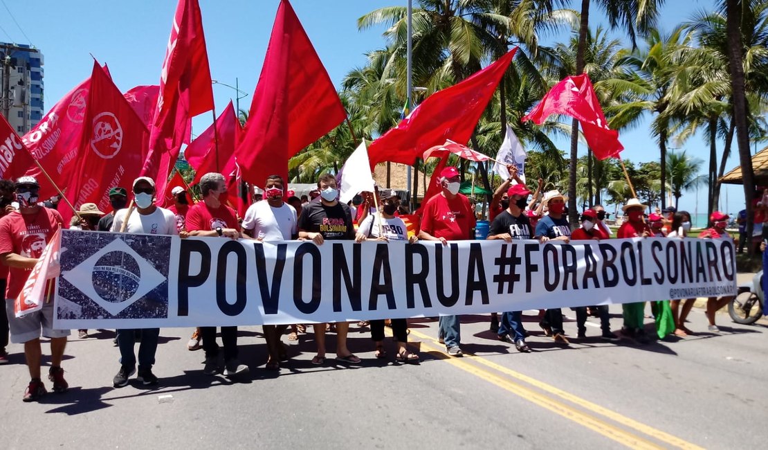 Grito dos Excluídos: ato contra Bolsonaro reúne mil pessoas na orla de Maceió