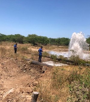 Adutora rompe em Delmiro Gouveia e várias localidades do município ficam sem água no Sertão