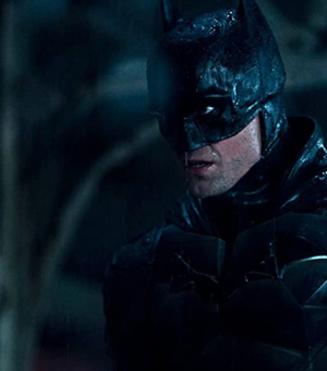 Robert Pattinson diz que origem do Batman 'não faz sentido'