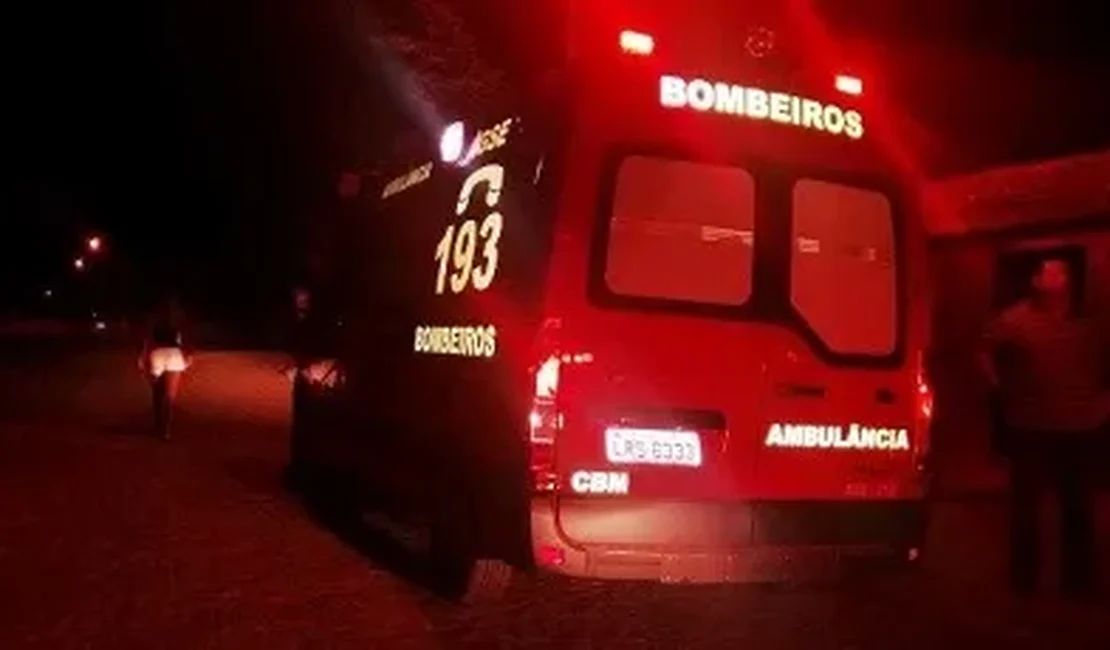 Casa pega fogo e mobiliza Corpo de Bombeiros em Santana do Ipanema