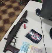 Jovem de 24 anos é preso por porte ilegal de arma de fogo, em Arapiraca