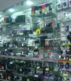 Criminosos invadem loja de informática e roubam eletrônicos em Satuba
