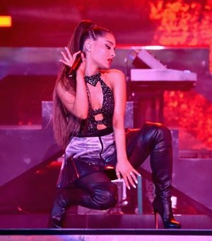 Ariana Grande usa body de marca brasileira bordado à mão com 2 mil cristais